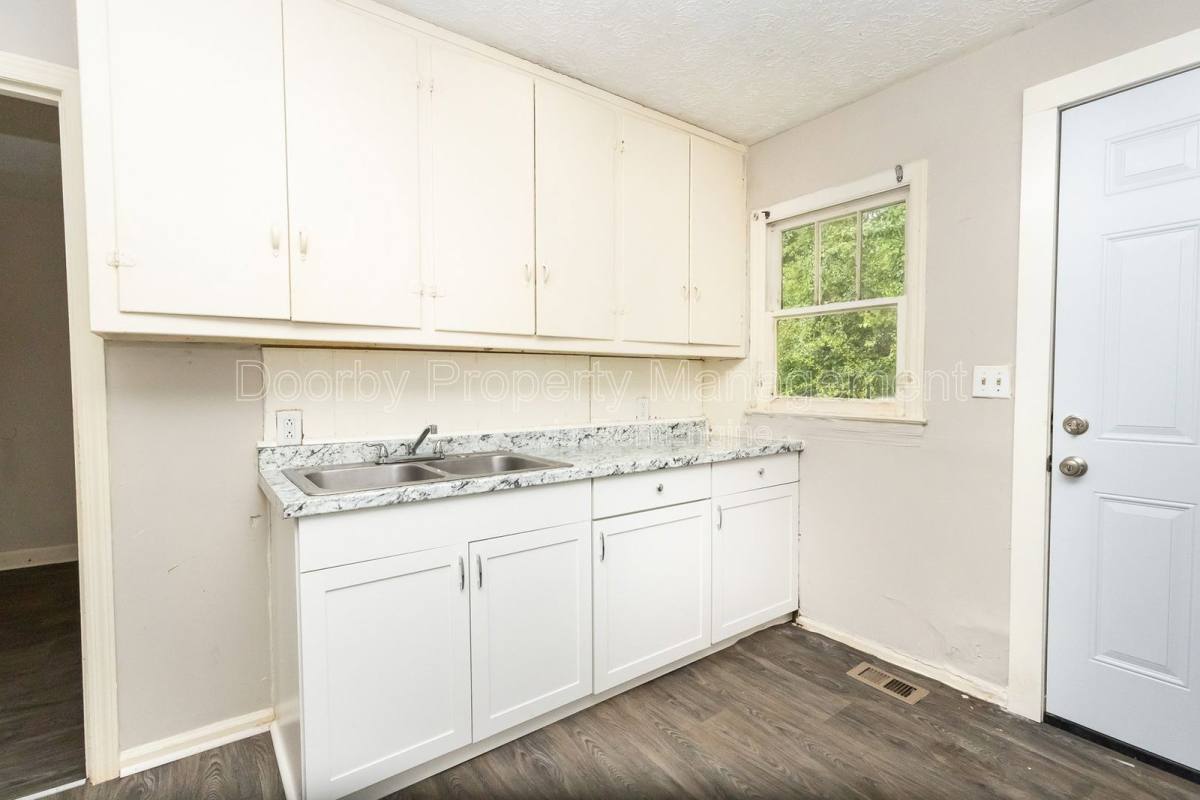 Apartment for rent at 1023 Holland Johnson Rd #B, Hixson, TN 37343