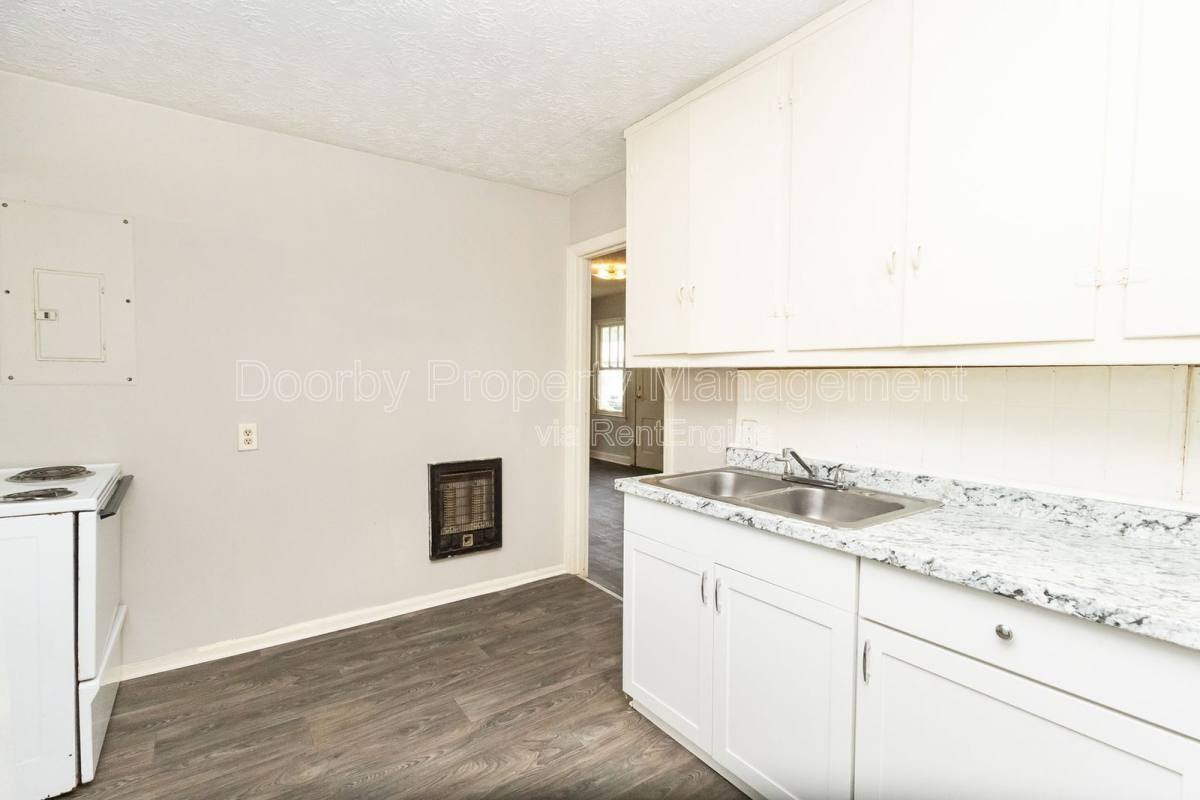 Apartment for rent at 1023 Holland Johnson Rd #B, Hixson, TN 37343