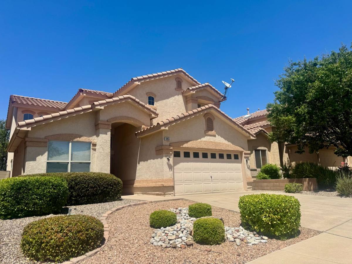 6955 Carmelito Loop NE, Albuquerque, NM 87113