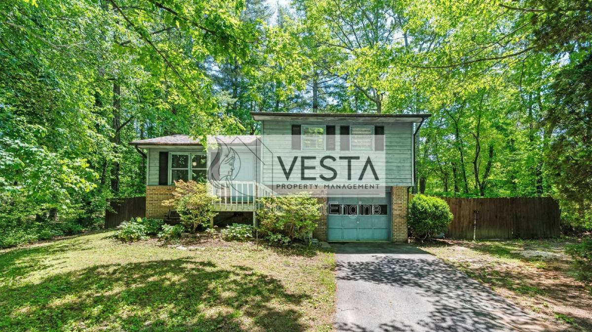 House for rent at 2 Laurel Brook Dr, Hendersonville, NC 28792