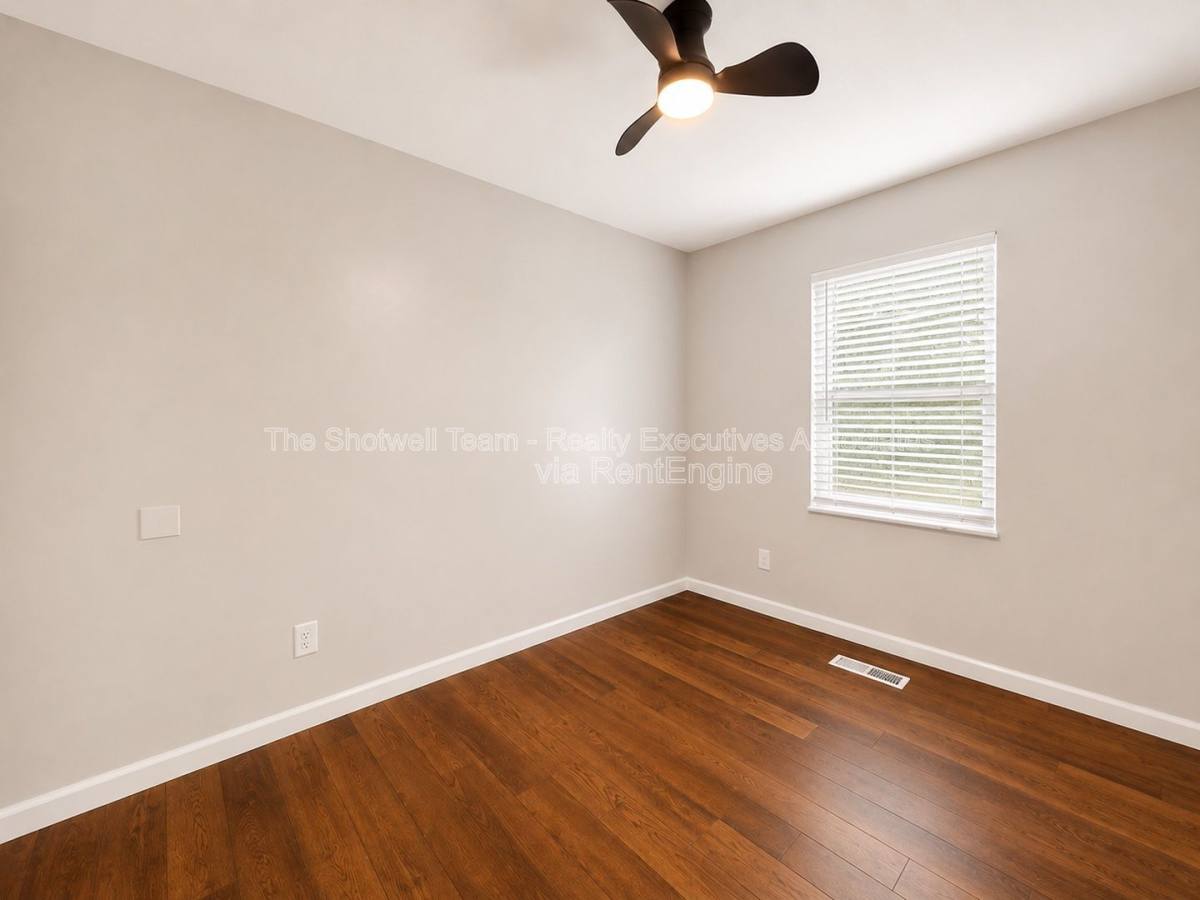 House for rent at 6814 Trousdale Rd NW, Knoxville, TN 37921