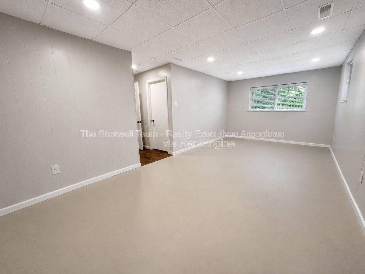 House for rent at 6814 Trousdale Rd NW, Knoxville, TN 37921