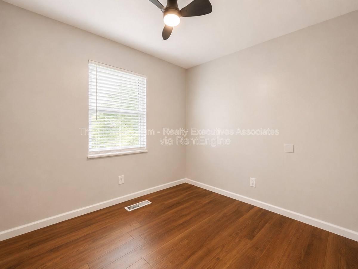 House for rent at 6814 Trousdale Rd NW, Knoxville, TN 37921