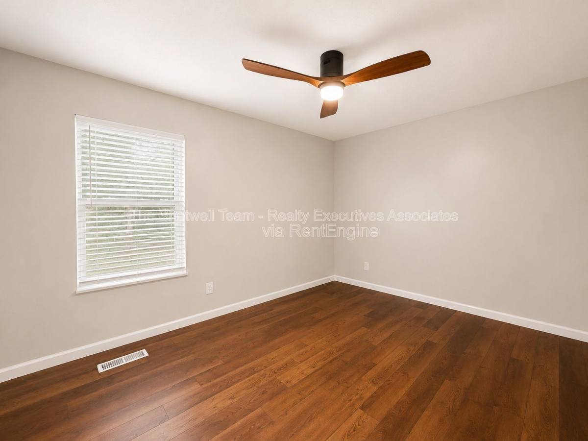House for rent at 6814 Trousdale Rd NW, Knoxville, TN 37921