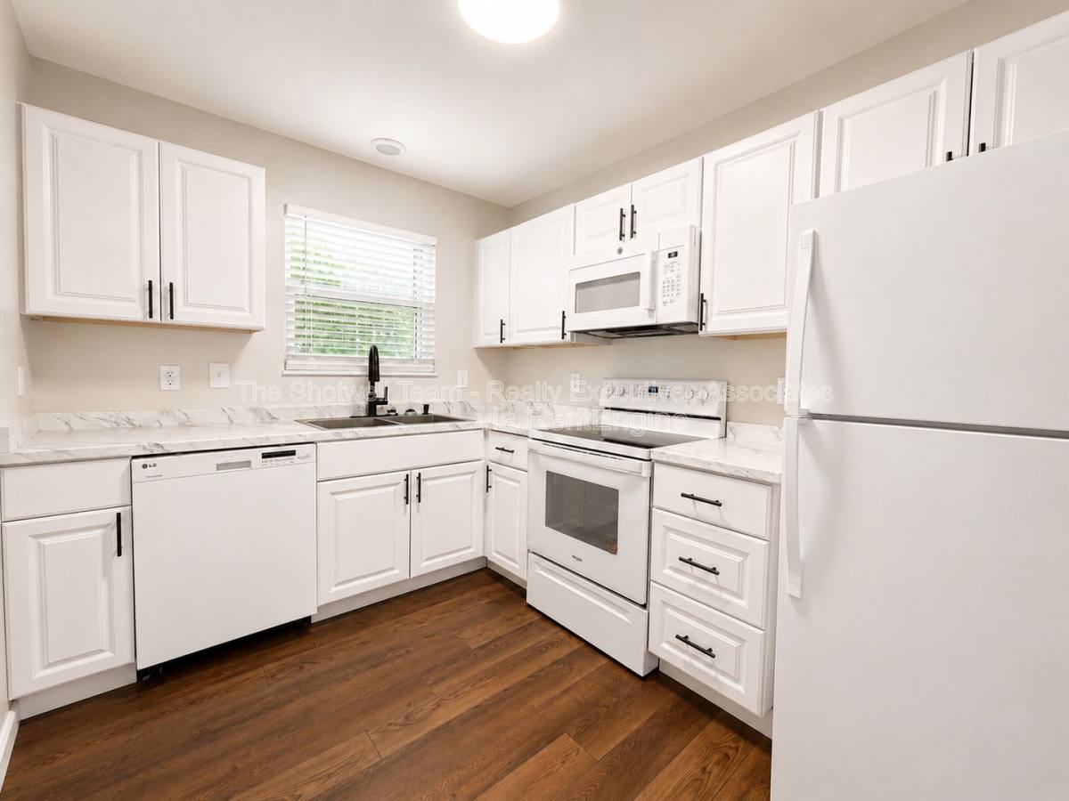 House for rent at 6814 Trousdale Rd NW, Knoxville, TN 37921