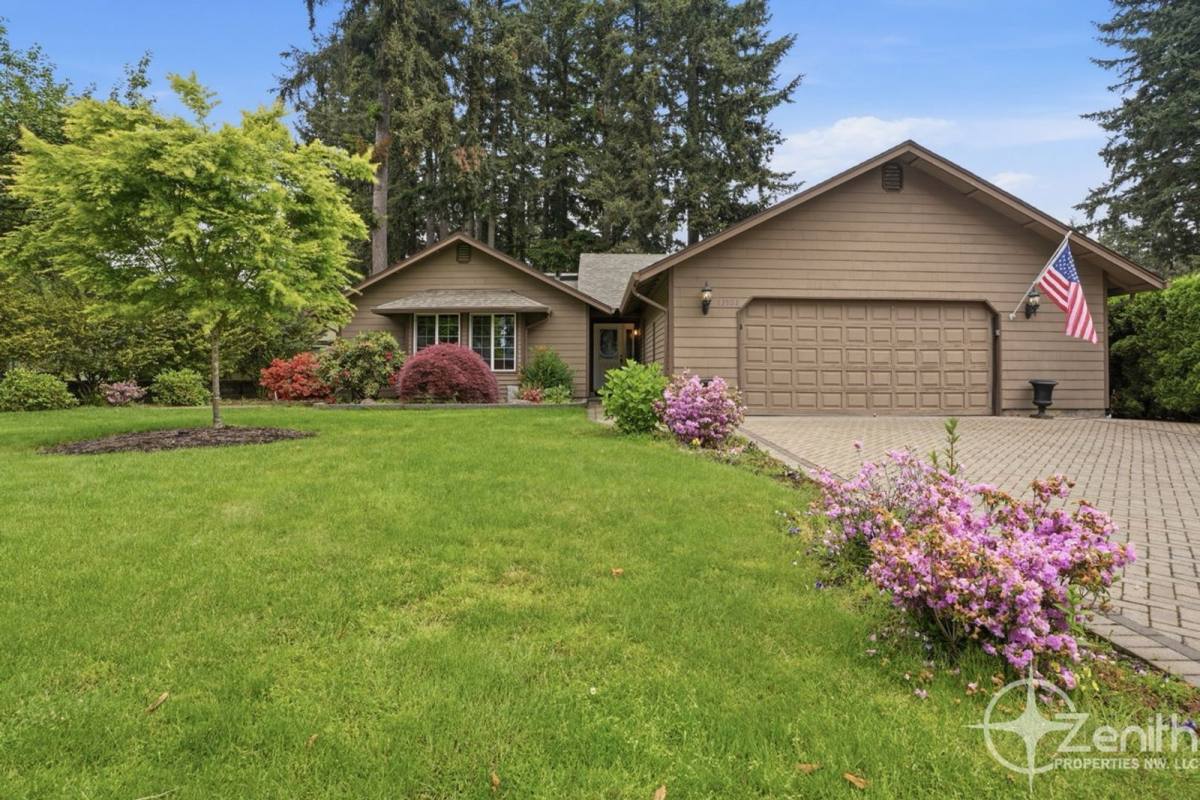 Apartment for rent at 13902 NE Piper Rd #B, Vancouver, WA 98684
