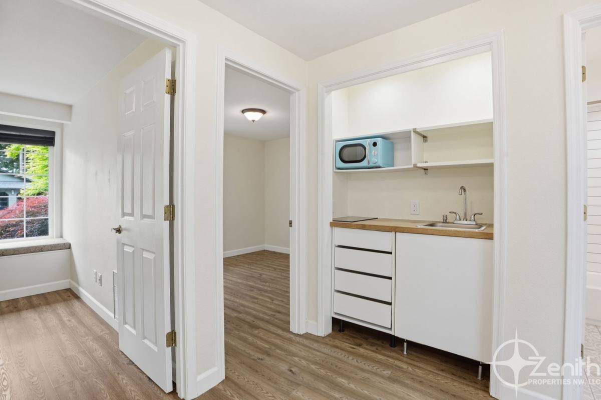 Apartment for rent at 13902 NE Piper Rd #B, Vancouver, WA 98684