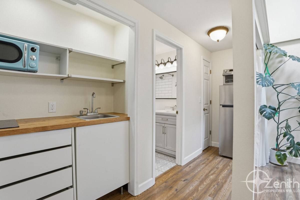 Apartment for rent at 13902 NE Piper Rd #B, Vancouver, WA 98684