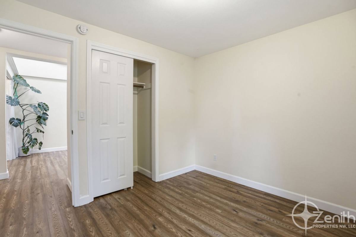 Apartment for rent at 13902 NE Piper Rd #B, Vancouver, WA 98684