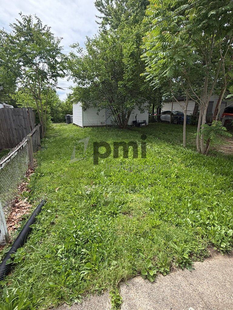 Apartment for rent at 1512 N Gladstone Ave #1510 1510, Indianapolis, IN 46201