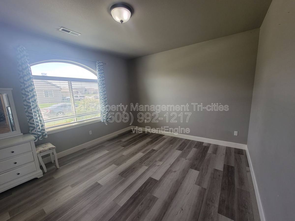 House for rent at 4801 Pinehurst Dr, Pasco, WA 99301