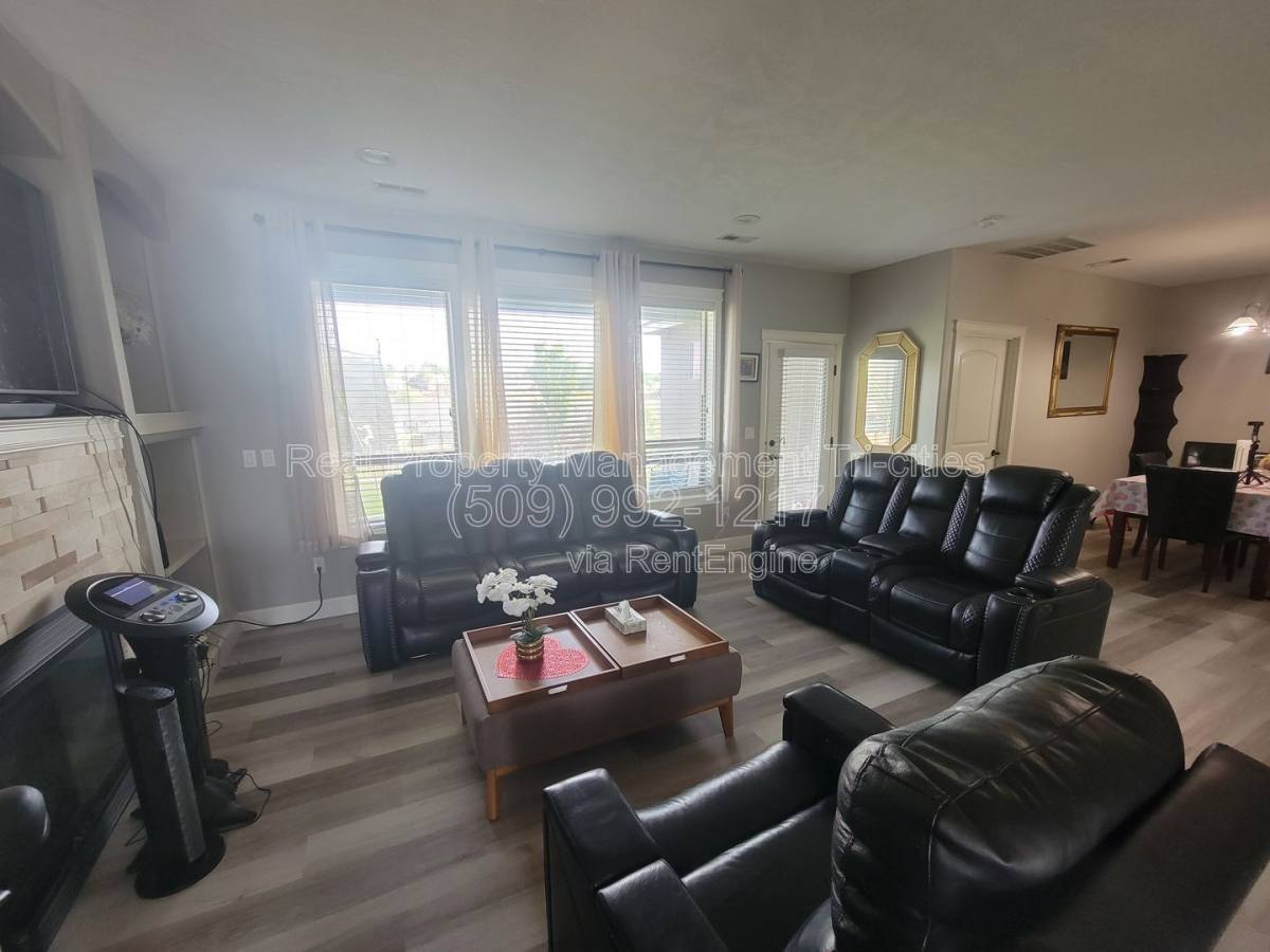 House for rent at 4801 Pinehurst Dr, Pasco, WA 99301