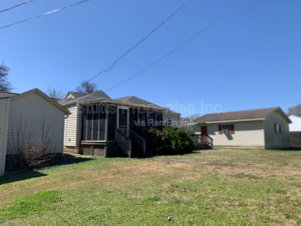 House for rent at 705 Courtland Ave, Muscle Shoals, AL 35661