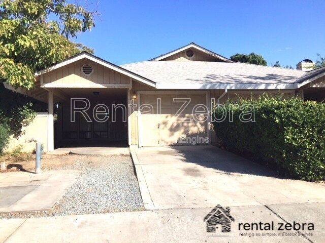 Townhouse for rent at 3090 W Queens Circle, Merced, CA 95340
