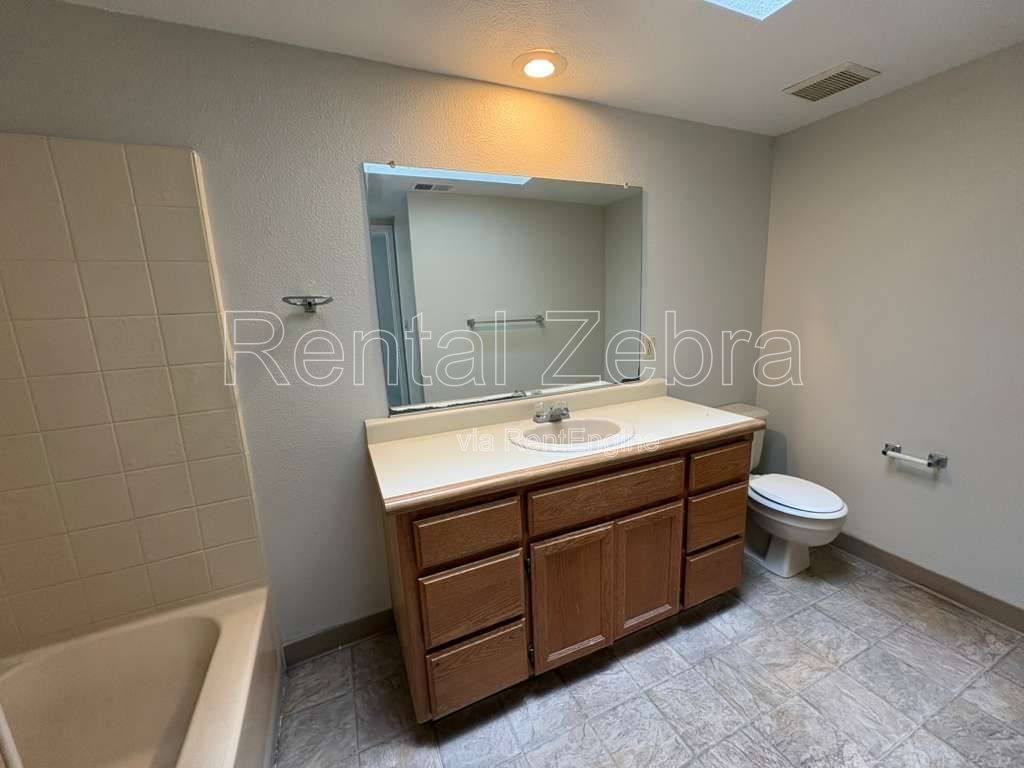 Townhouse for rent at 3090 W Queens Circle, Merced, CA 95340