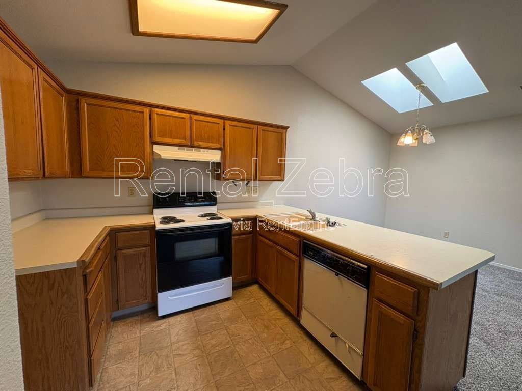 Townhouse for rent at 3090 W Queens Circle, Merced, CA 95340