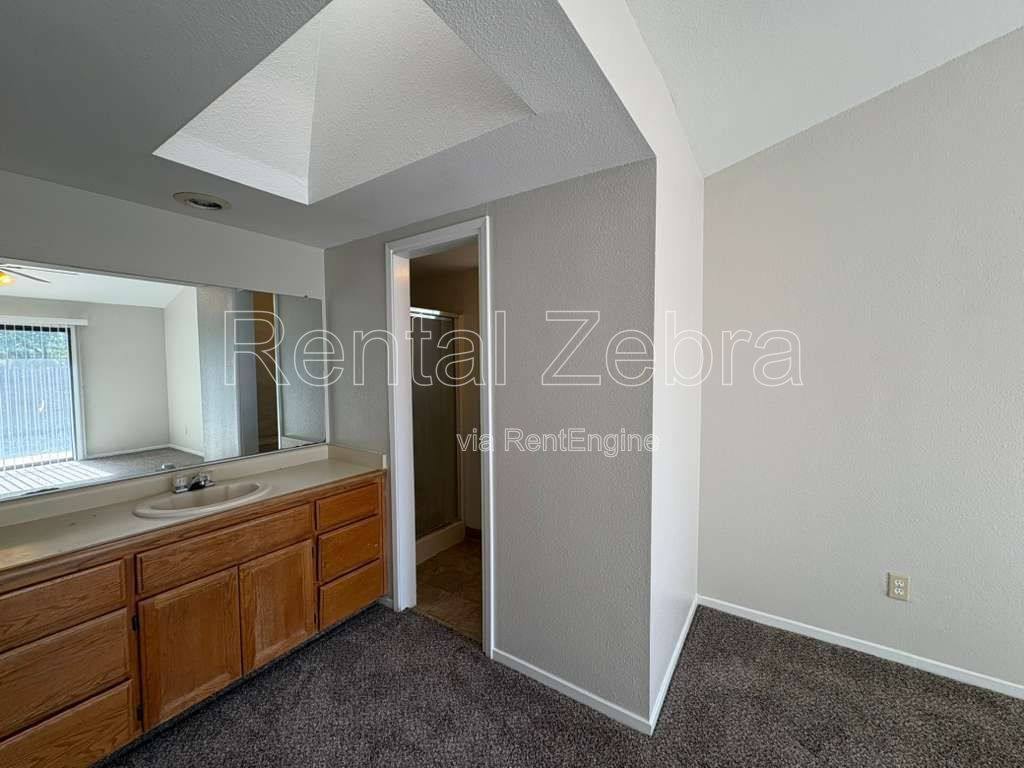 Townhouse for rent at 3090 W Queens Circle, Merced, CA 95340