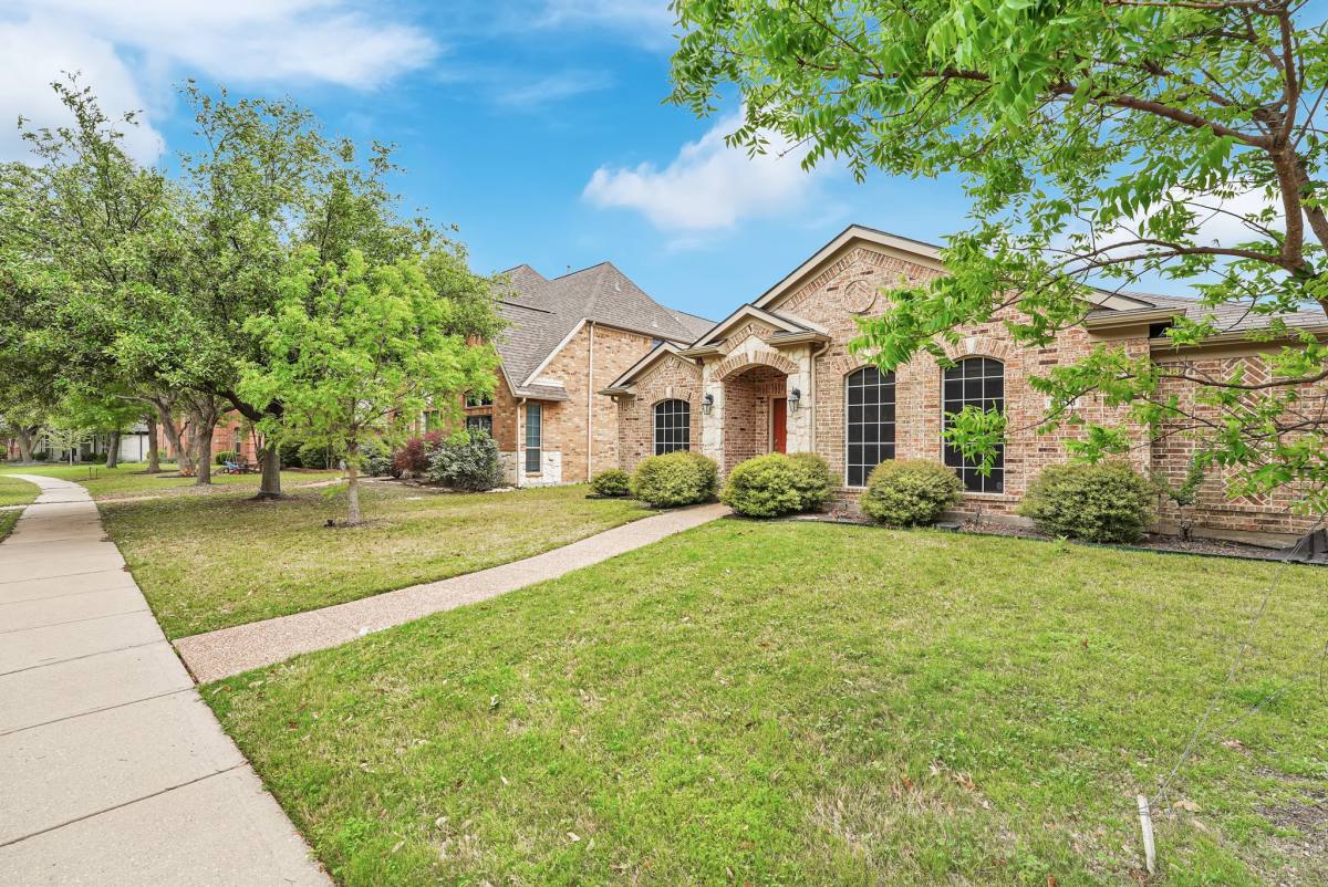 House for rent at 12618 Red Hawk Dr, Frisco, TX 75033