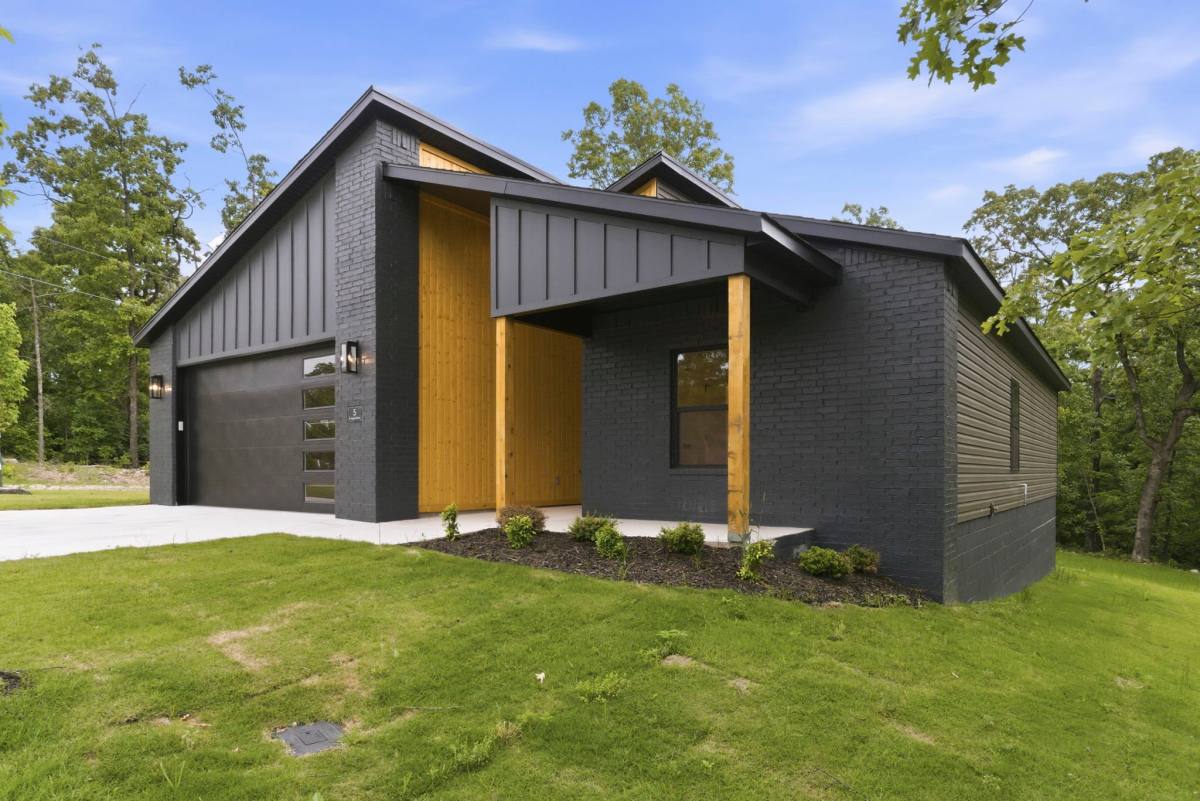 House for rent at 5 St Asaph Dr, Bella Vista, AR 72714