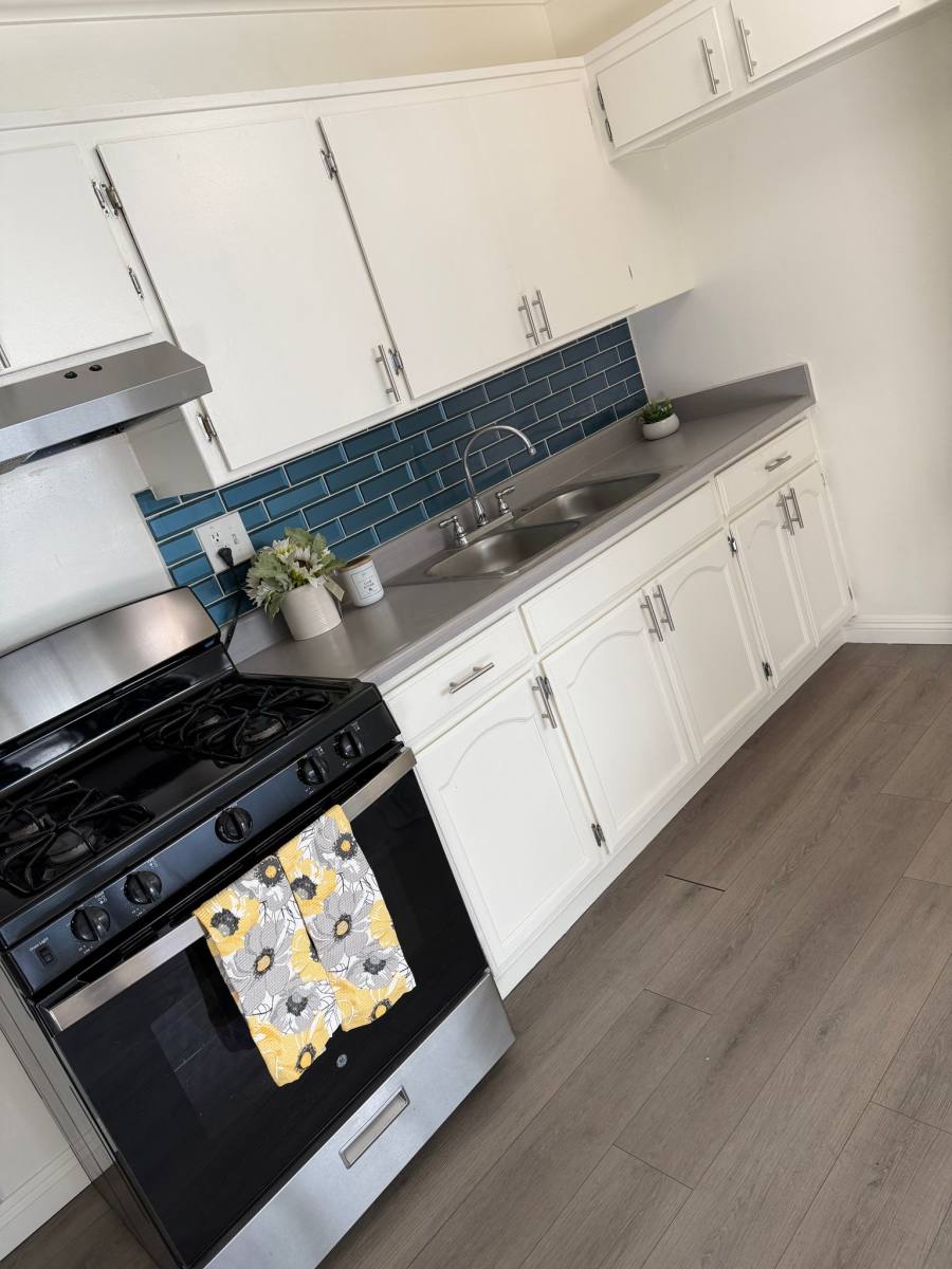 Apartment for rent at 6932 Woodley Ave #4, Van Nuys, CA 91406