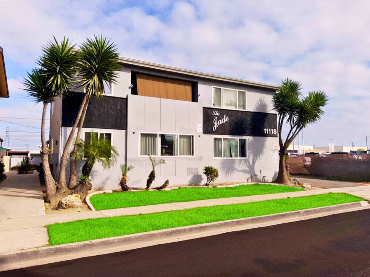 Apartment for rent at 11118 Newville Ave E, Downey, CA 90241