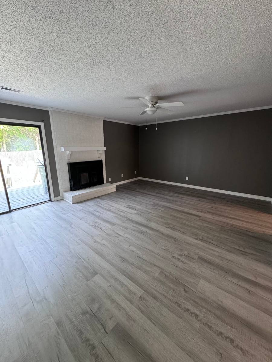 Townhouse for rent at 1131 Glendale Dr, Greensboro, NC 27406