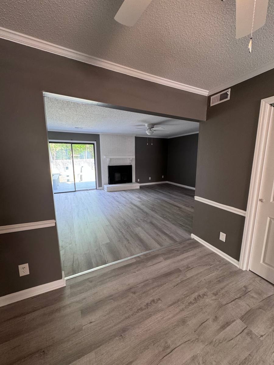 Townhouse for rent at 1131 Glendale Dr, Greensboro, NC 27406