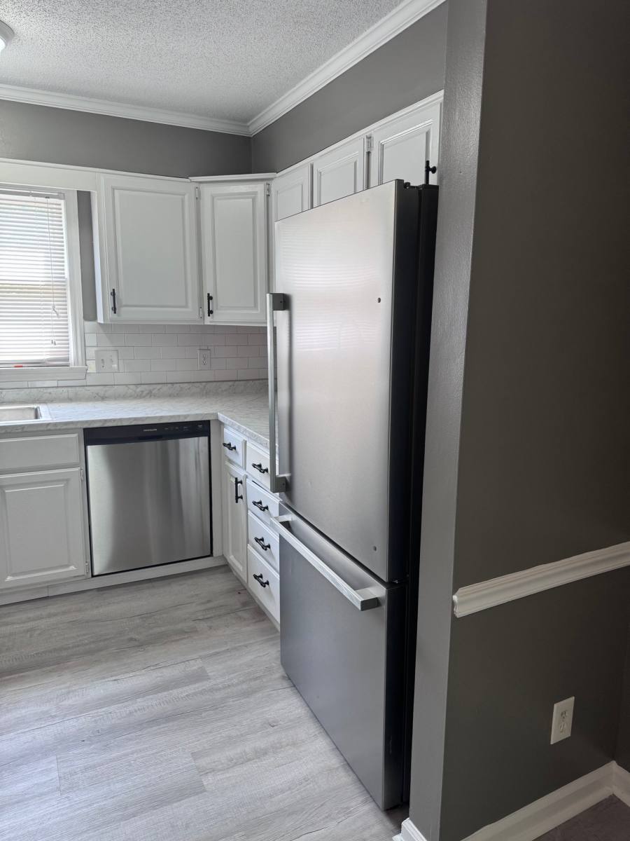 Townhouse for rent at 1131 Glendale Dr, Greensboro, NC 27406