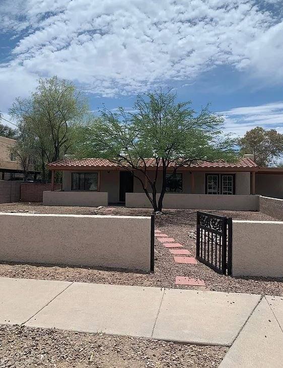 House for rent at 1474 E Hedrick Dr, Tucson, AZ 85719