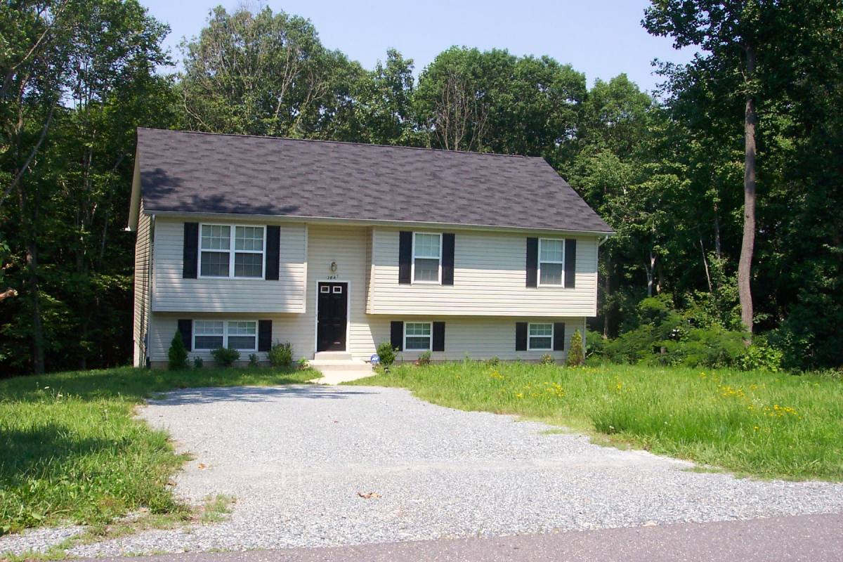 House for rent at 8435 Chesley Dr, Lusby, MD 20657