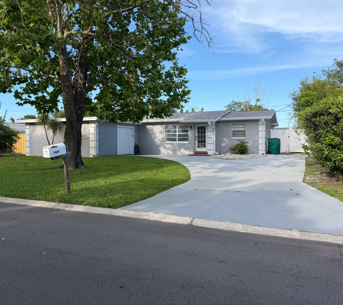 House for rent at 1909 Oakwood Dr, Melbourne, FL 32935