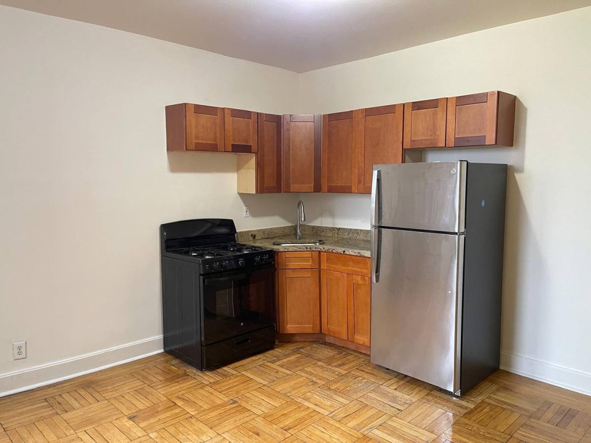 Apartment for rent at 142 W 238th St #23, Bronx, NY 10463