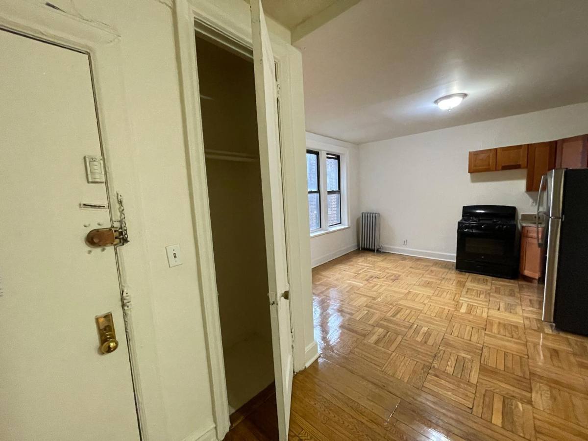 Apartment for rent at 142 W 238th St #23, Bronx, NY 10463