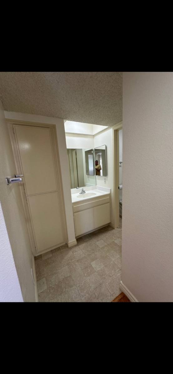 Apartment for rent at 121 S Swall Dr, Los Angeles, CA 90048