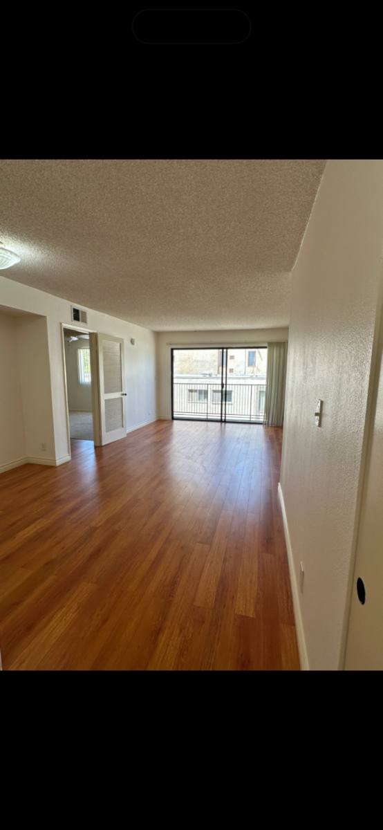 Apartment for rent at 121 S Swall Dr, Los Angeles, CA 90048
