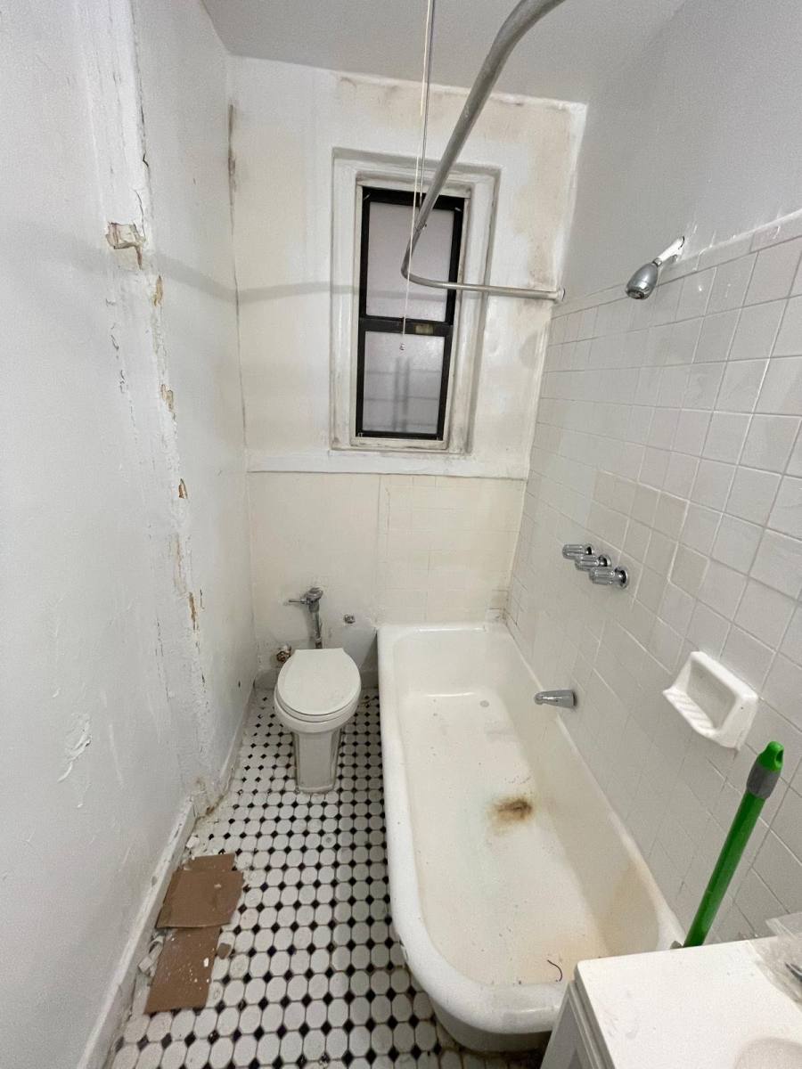 Apartment for rent at 142 W 238th St #9, Bronx, NY 10463
