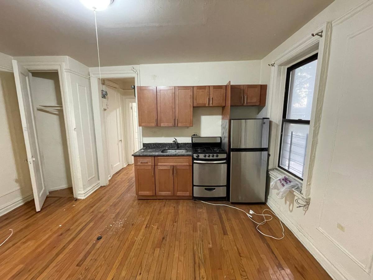 Apartment for rent at 142 W 238th St #9, Bronx, NY 10463