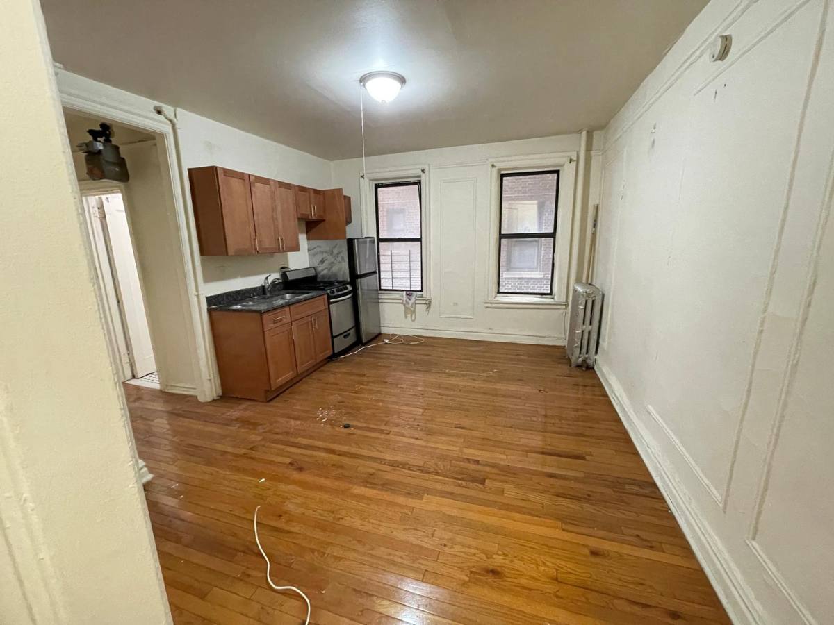 Apartment for rent at 142 W 238th St #9, Bronx, NY 10463