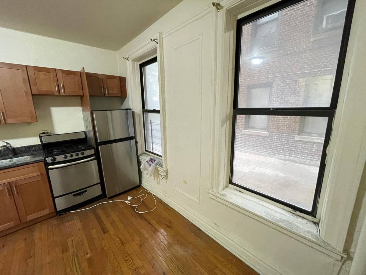 Apartment for rent at 142 W 238th St #9, Bronx, NY 10463