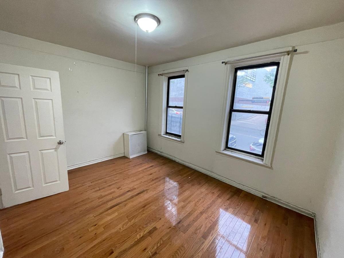 Apartment for rent at 142 W 238th St #9, Bronx, NY 10463