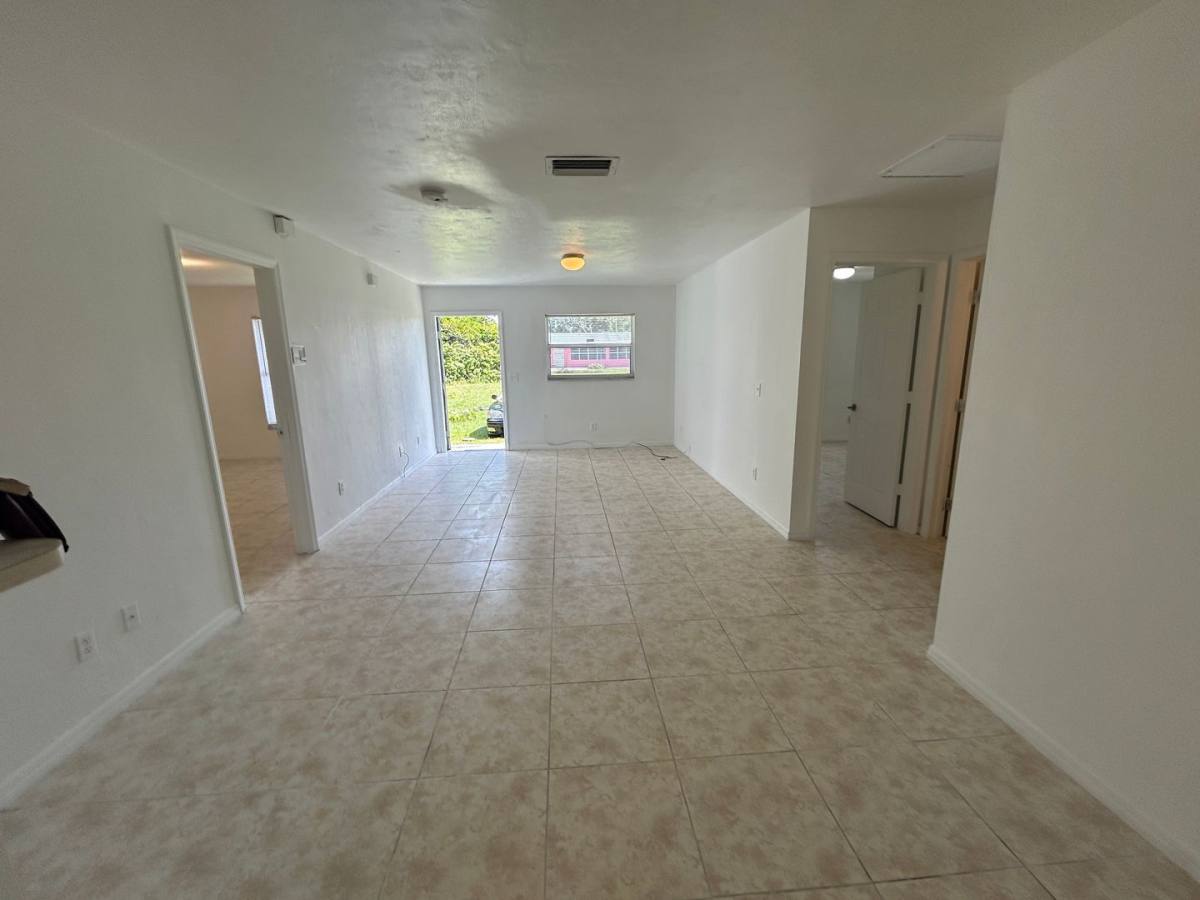 Apartment for rent at 2649-2651 Market St, Fort Myers, FL 33916