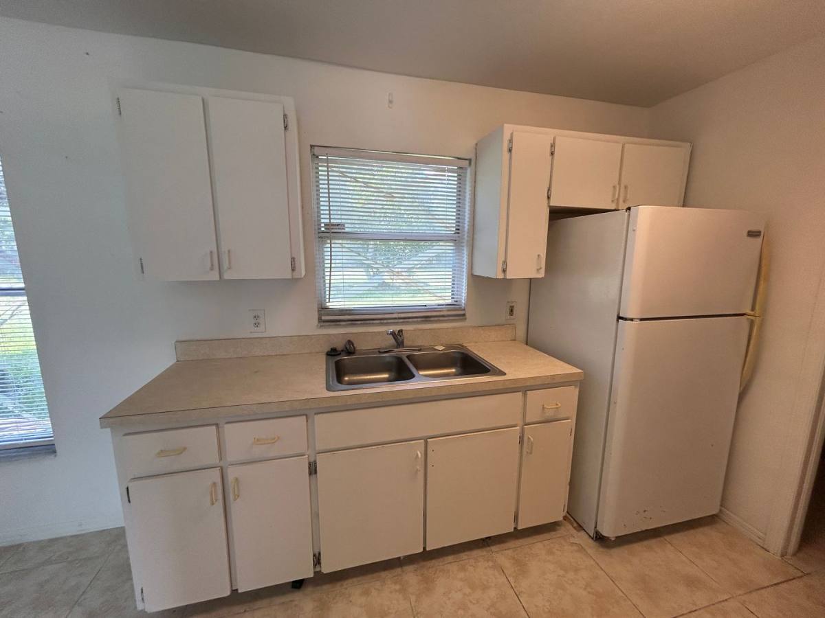 Apartment for rent at 2649-2651 Market St, Fort Myers, FL 33916