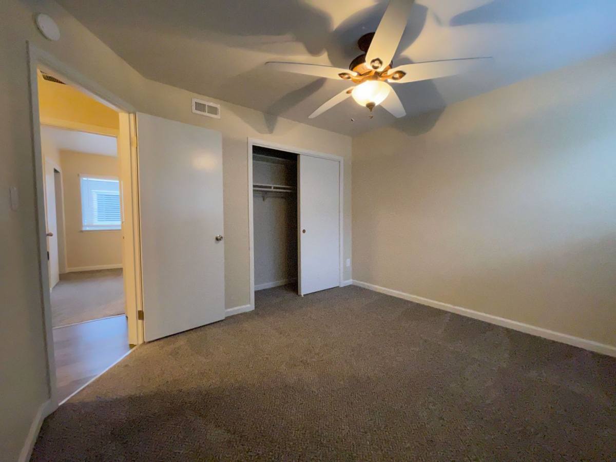 Townhouse for rent at 2410 S St, Sacramento, CA 95816
