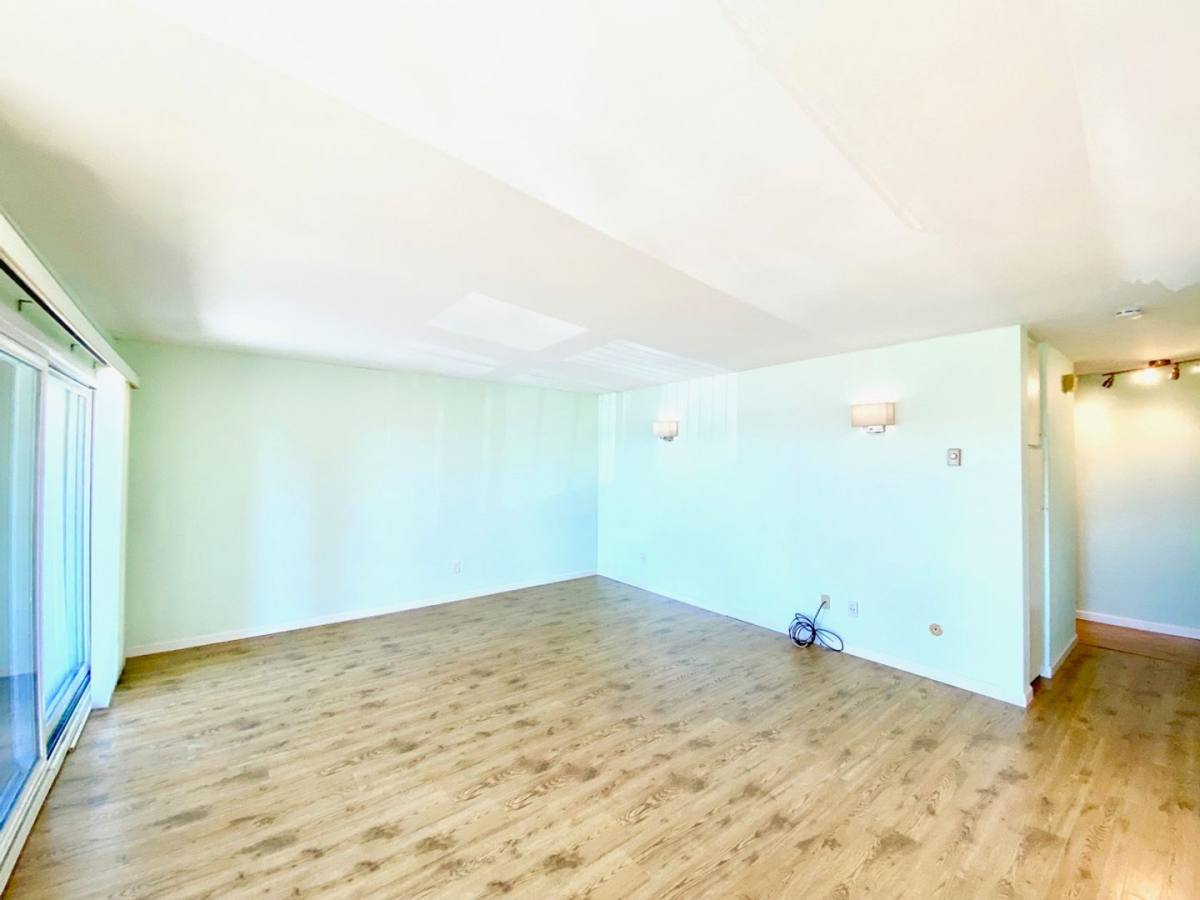 Townhouse for rent at 6346 Caminito Andreta, San Diego, CA 92111
