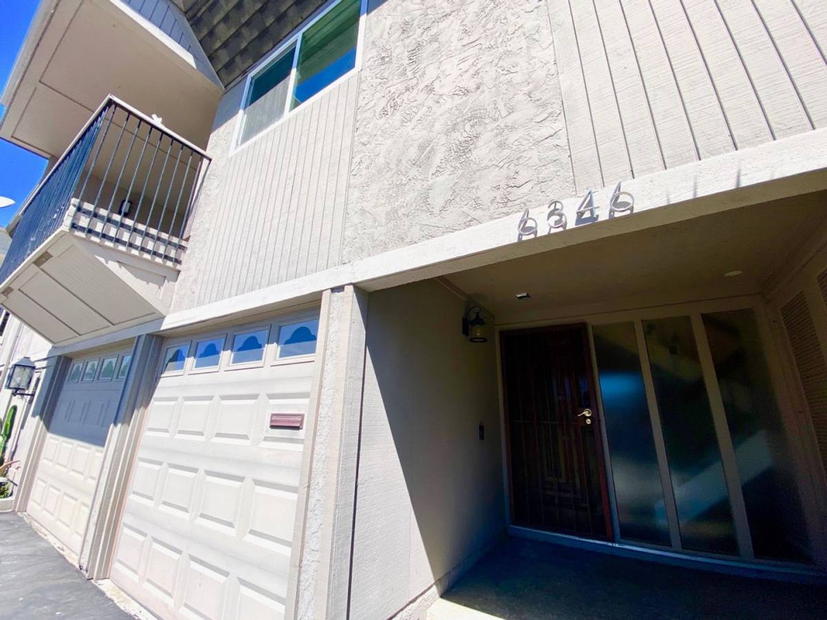 Townhouse for rent at 6346 Caminito Andreta, San Diego, CA 92111