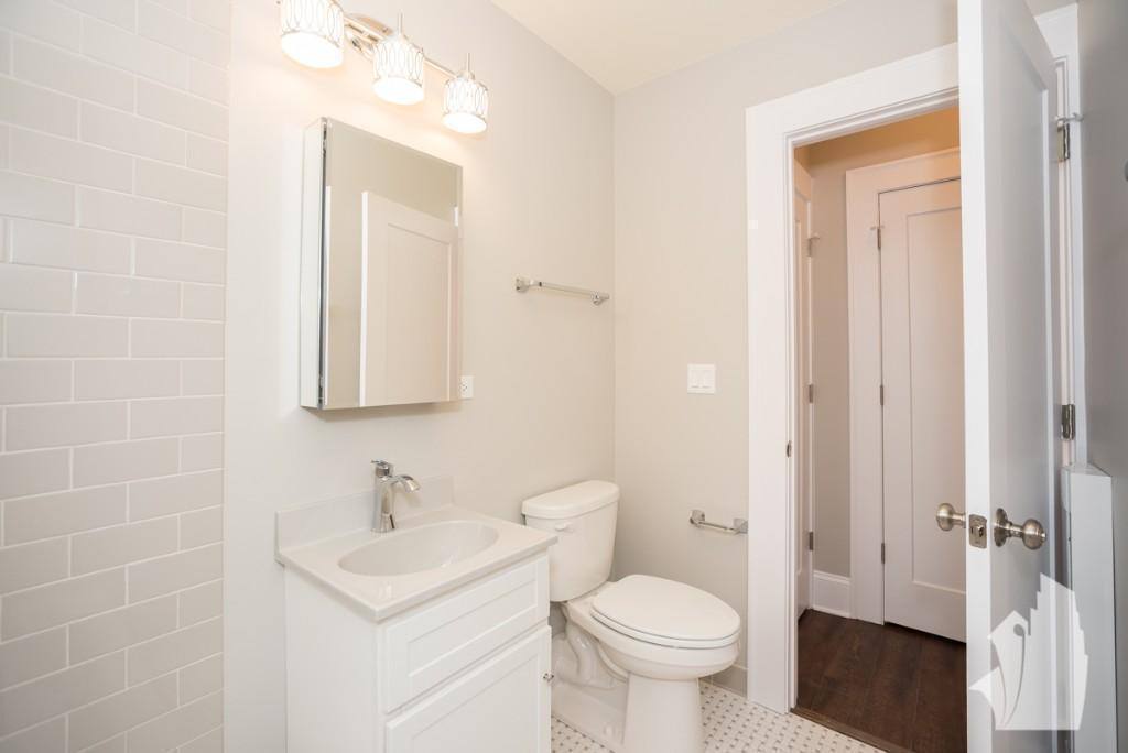 Apartment for rent at 817 W Lakeside Place #O7, Chicago, IL 60640