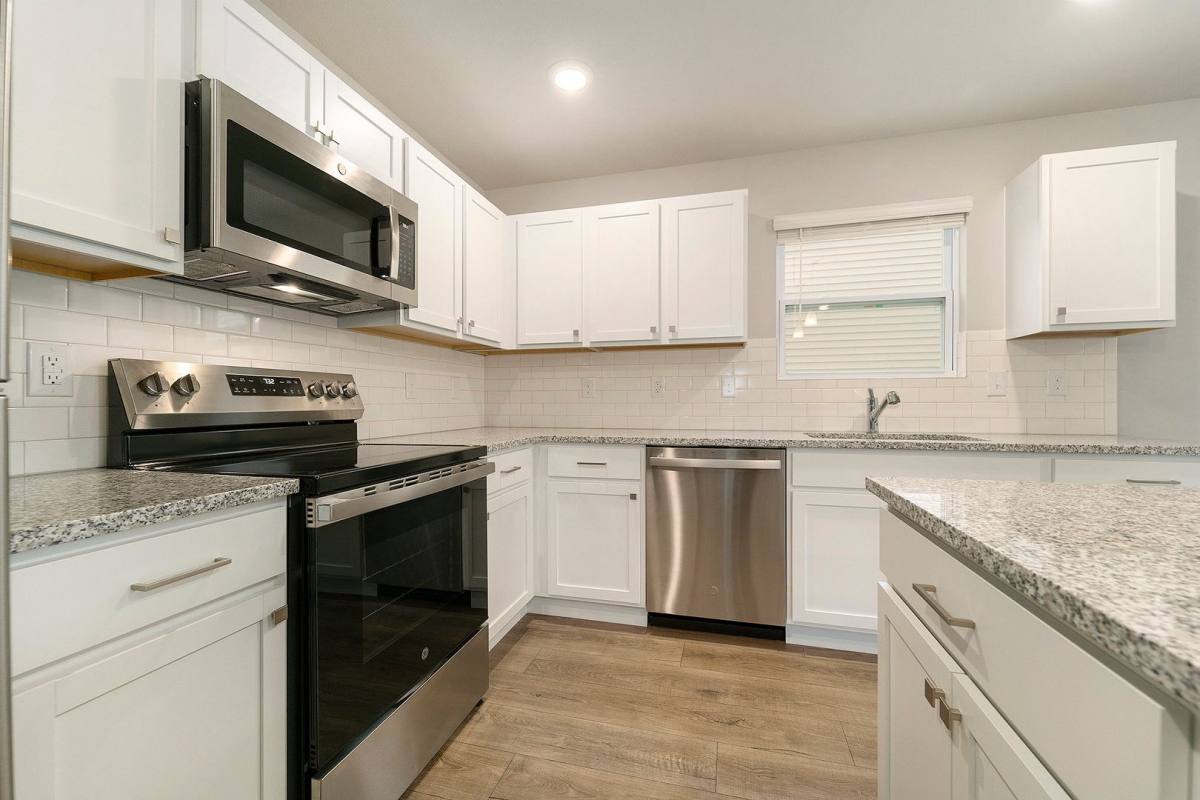 House for rent at 586 Orchard Ave, Muskegon, MI 49442