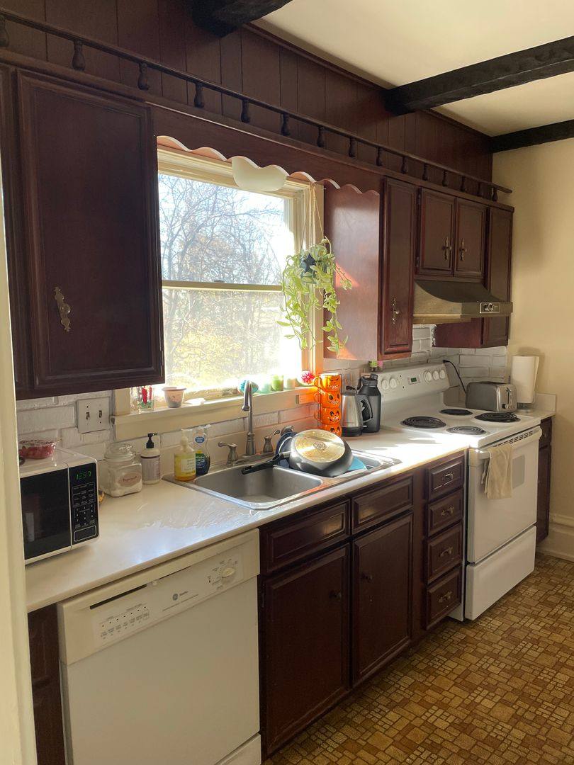 Apartment for rent at 107 E Main St, Newville, PA 17241