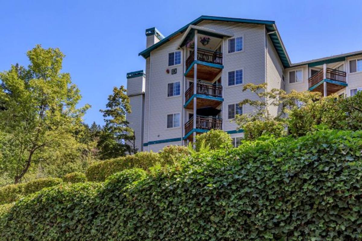 Apartment for rent at 9200 Redmond Wdnvll Rd NE, Redmond, WA 98052
