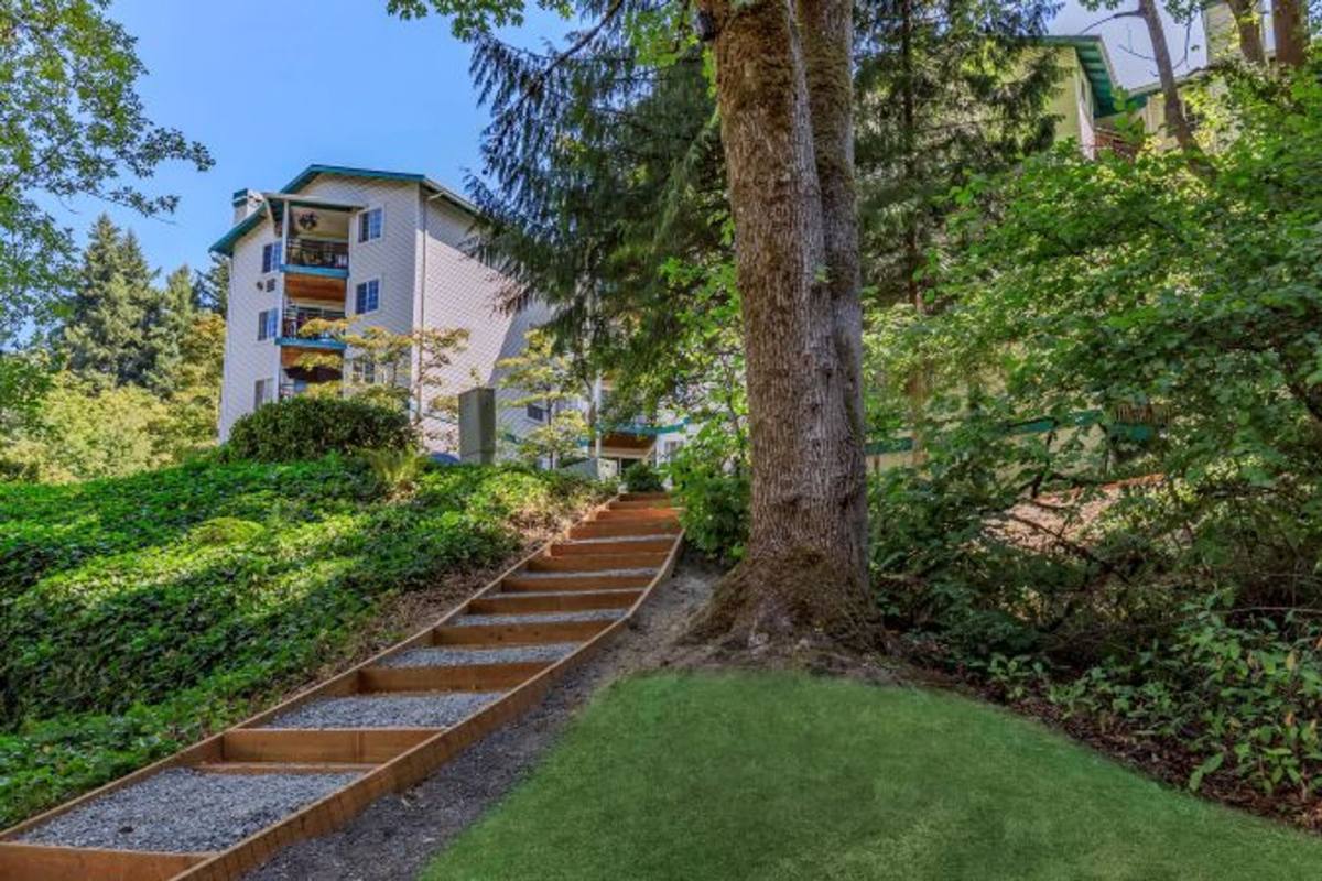 Apartment for rent at 9200 Redmond Wdnvll Rd NE, Redmond, WA 98052